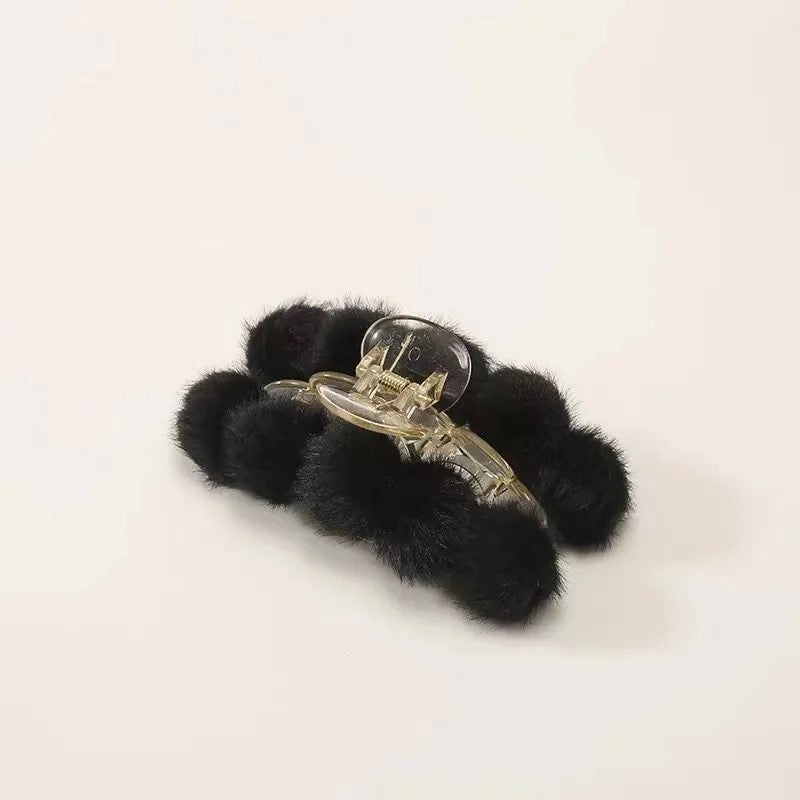 Women-s-Cute-Geometric-Plush-Hair-Claws (2) black.jpeg