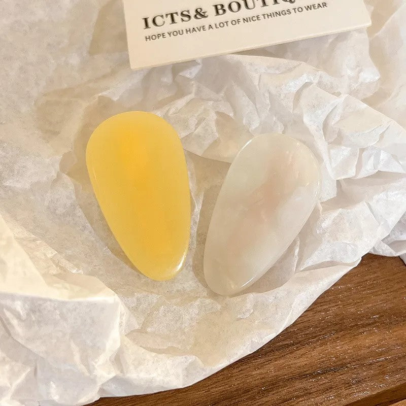 Women-s-Casual-Simple-Style-Color-Block-Arylic-Hair-Claws (2) yellow white.jpeg
