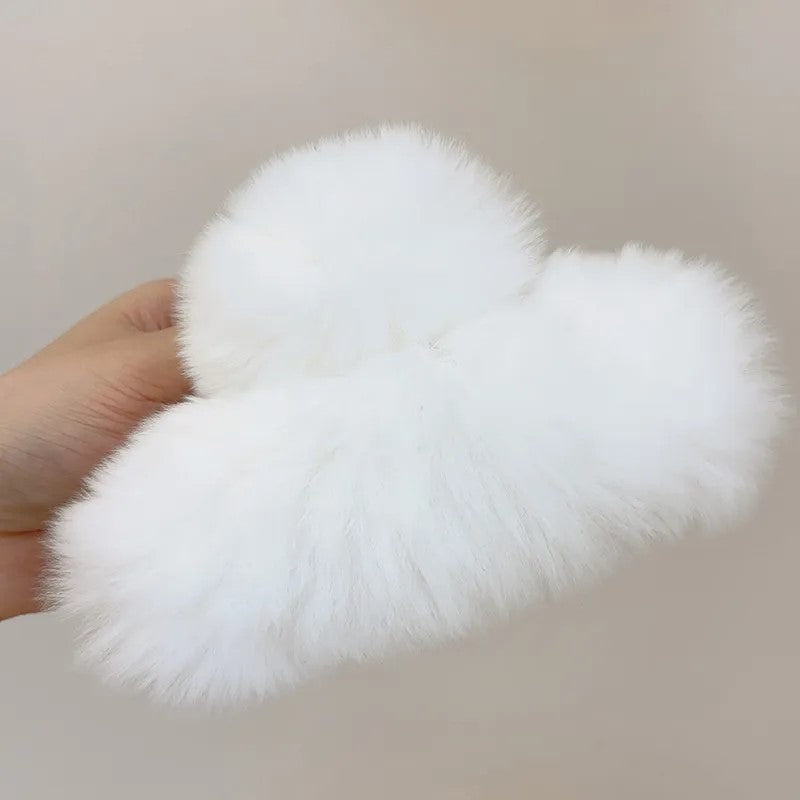 Women-s-Simple-Style-Solid-Color-Plush-Hair-Claws.jpeg
