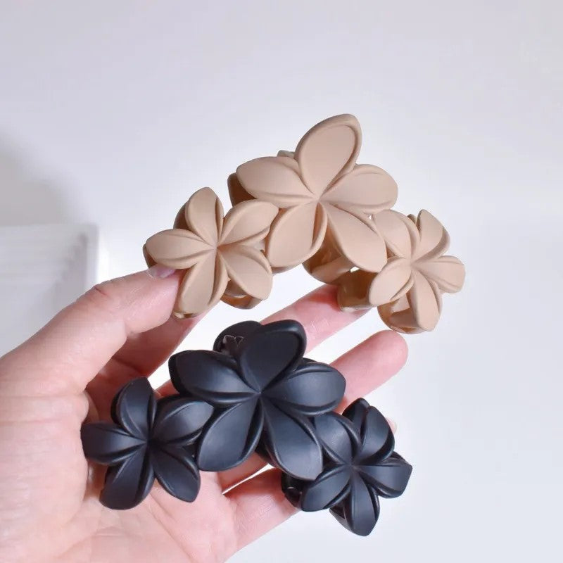 Women-s-Simple-Style-Classic-Style-Flower-Acetic-Acid-Sheets-Hollow-Out-Hair-Claws (3).jpeg
