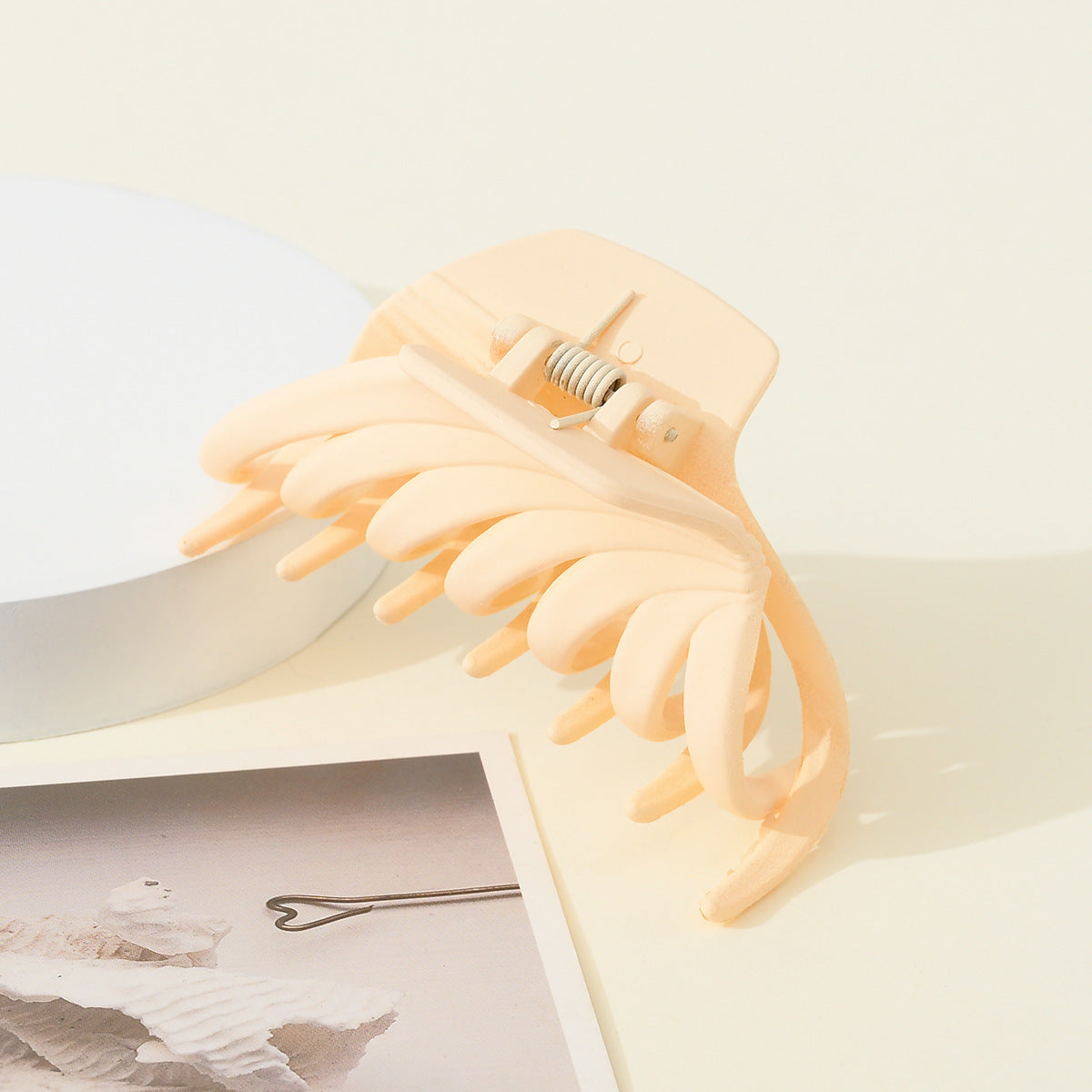 women's simple style geometric plastic stoving varnish hair claws.jpg
