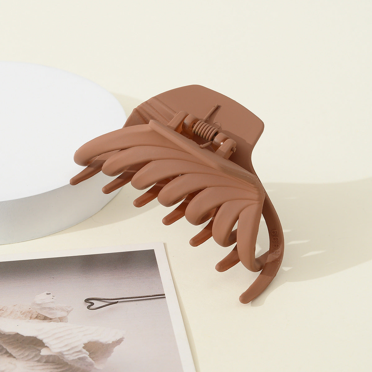 women's simple style geometric plastic stoving varnish hair claws(1).jpg